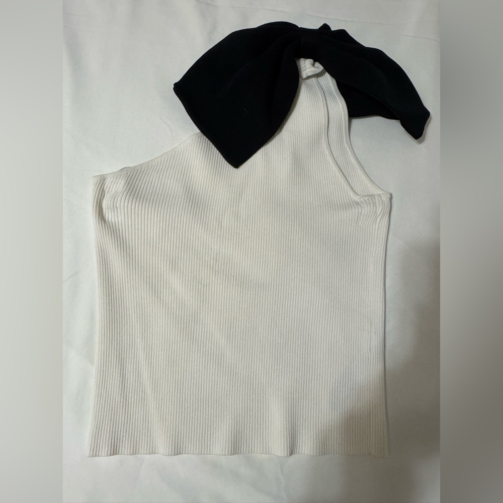 Zara | White One Shoulder Bow Top | Medium - Picture 4 of 6